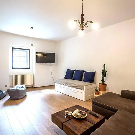 Apartament Huge Next To The Charles Bridge Praga
