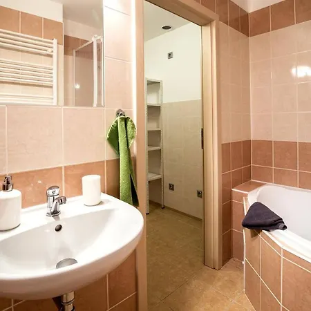 Apartment Huge Next To The Charles Bridge *